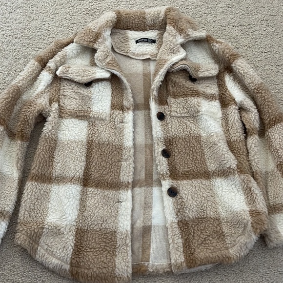 Boohoo shacket - Picture 2 of 2